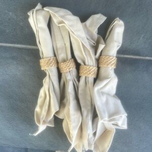 Set of 4 fabric napkins with napkin rings